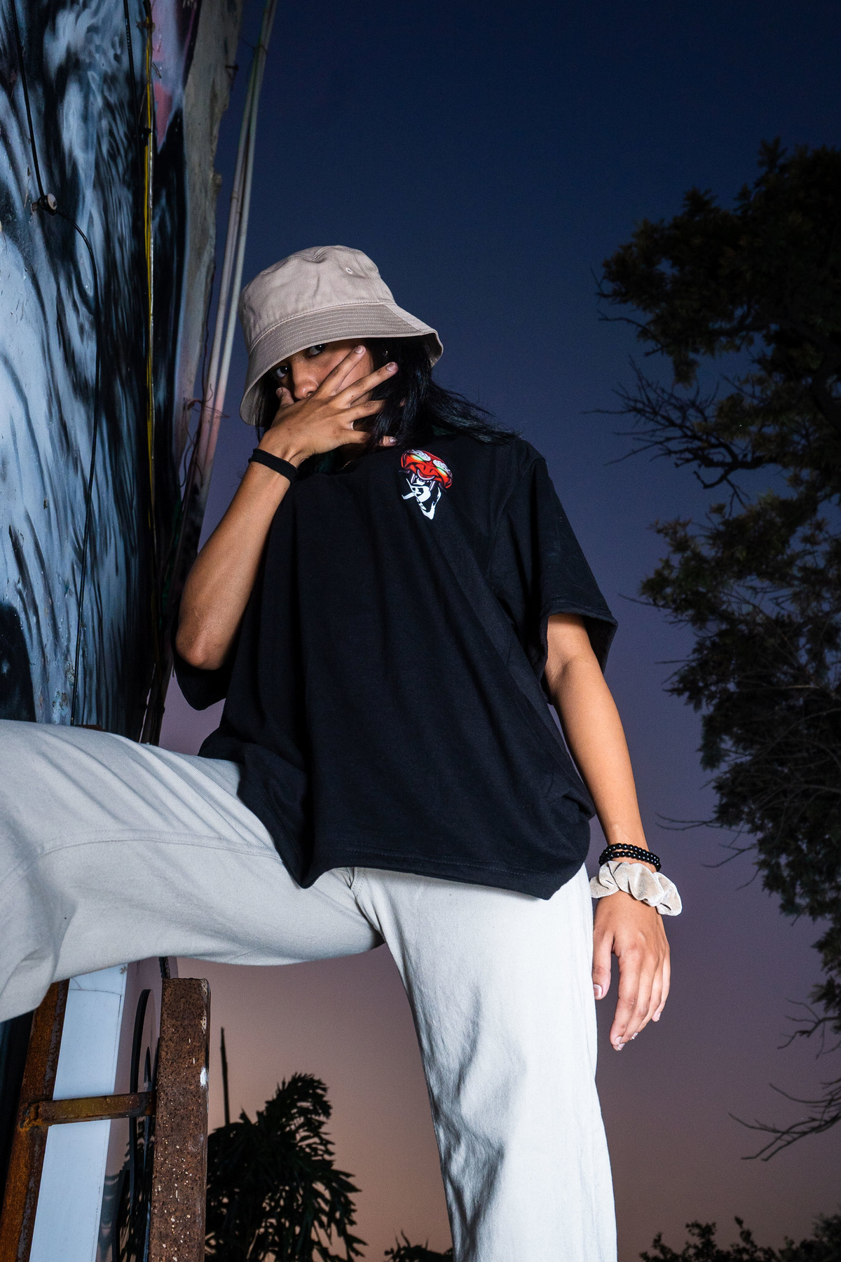 ONI T-SHIRT